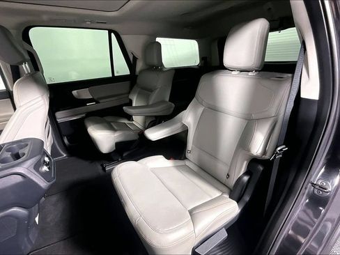 Used 2025 Ford Expedition Active AWD/4WD image 26
