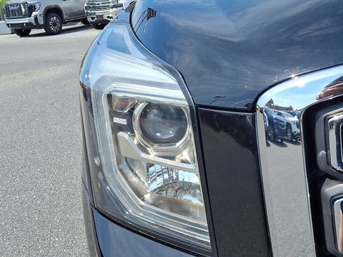 Used 2018 GMC Yukon SLT AWD/4WD image 9