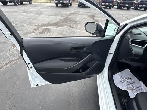 Certified 2025 Toyota Corolla LE image 17