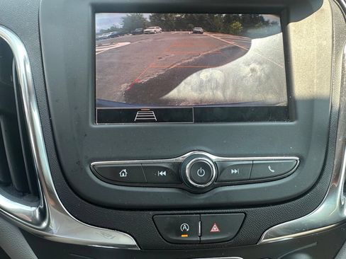 Used 2024 Chevrolet Equinox LS FWD image 5