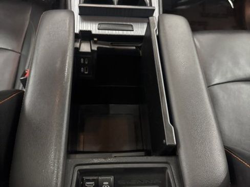 Used 2021 Toyota Sienna XSE image 13