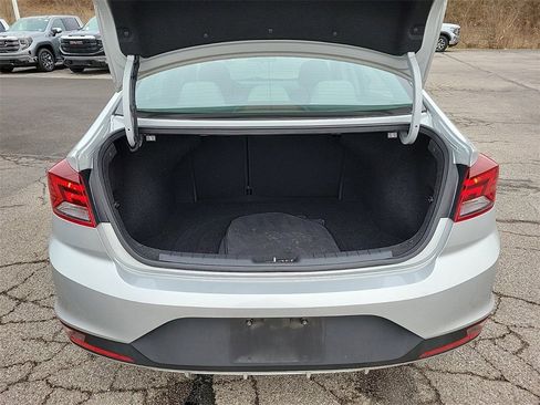 Used 2019 Hyundai Elantra SE image 7