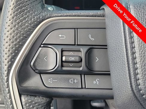 Used 2025 Toyota Tundra Limited AWD/4WD image 5