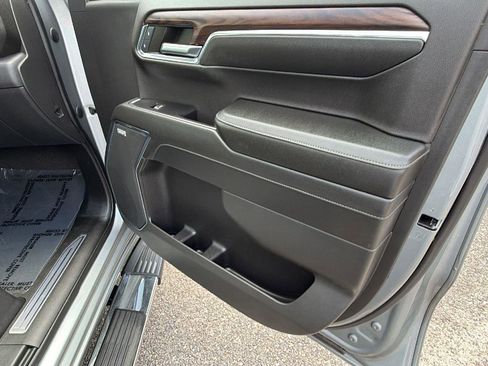 Used 2023 GMC Sierra 1500 SLT w/ SLT Premium Plus Package AWD/4WD image 19