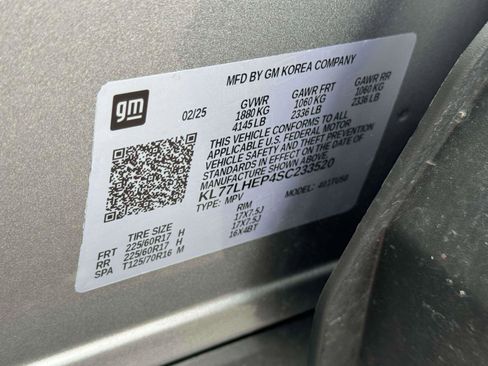 Used 2025 Chevrolet Trax LT w/ LT Convenience Package image 15