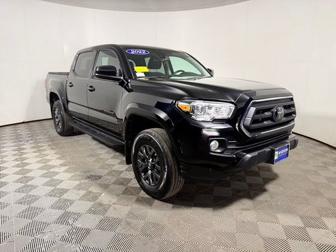 Used 2022 Toyota Tacoma SR5 AWD/4WD image 9