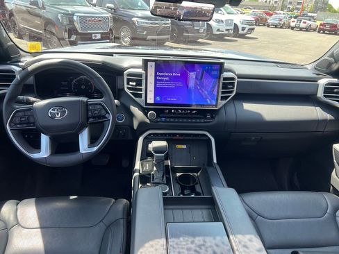 Used 2024 Toyota Sequoia Platinum AWD/4WD image 23