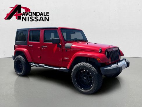 Used 2014 Jeep Wrangler Unlimited Sahara w/ Connectivity Group AWD/4WD image 4