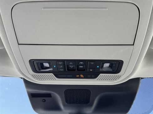 Used 2025 Ford Expedition Active image 16