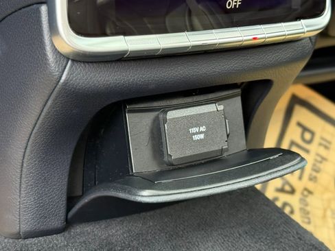 Used 2019 Mercedes-Benz S 560 4MATIC Sedan image 39