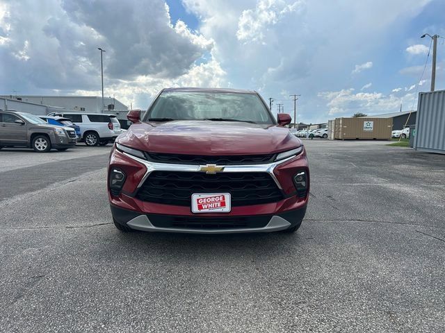 Used 2025 Chevrolet Blazer LT AWD/4WD image 9