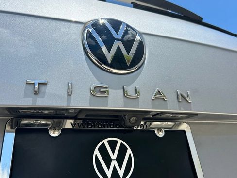 Used 2023 Volkswagen Tiguan SE FWD image 44