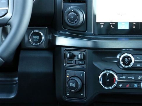 New 2026 Ford F250 Lariat w/ Black Appearance Package image 32