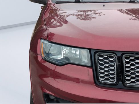 Used 2018 Jeep Grand Cherokee Altitude image 9