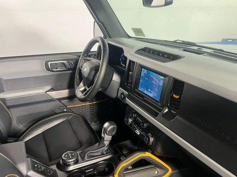 Used 2023 Ford Bronco Badlands image 38