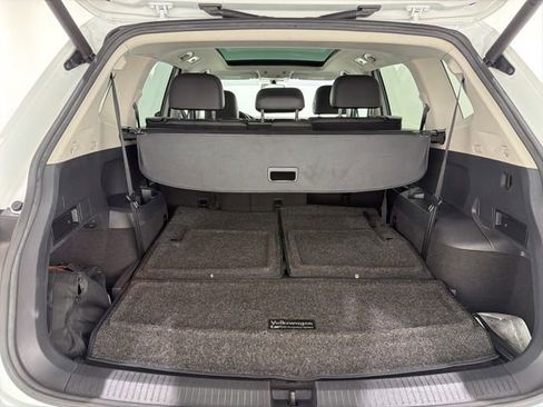 Used 2018 Volkswagen Tiguan SEL w/ 3rd Row Seat Package AWD/4WD image 25