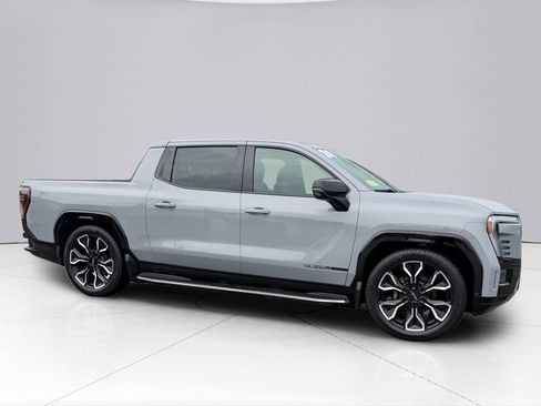 Used 2024 GMC Sierra EV Denali AWD/4WD image 15