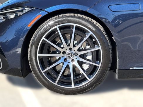 Used 2022 Mercedes-Benz EQS 580 4MATIC Sedan image 13