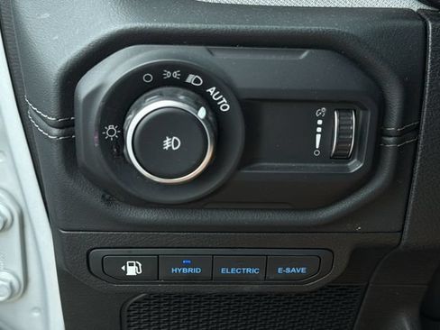 Used 2024 Jeep Wrangler Unlimited Sahara AWD/4WD image 14