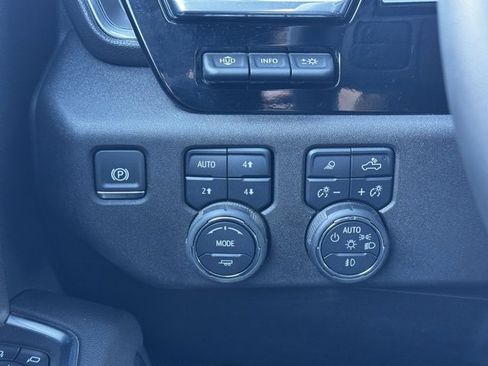 Used 2025 Chevrolet Silverado 3500 High Country w/ High Country Premium Package image 32