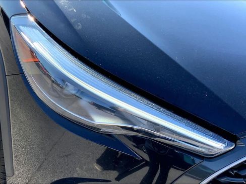 Used 2022 Toyota Corolla Cross XLE image 27