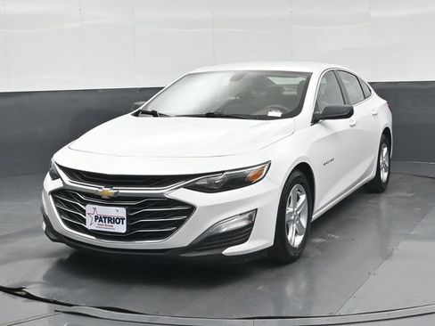 Used 2021 Chevrolet Malibu LS FWD image 33