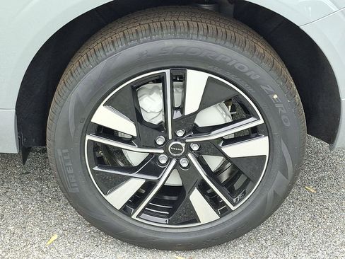 New 2026 Volvo XC60 B5 Plus w/ Climate Package AWD/4WD image 5