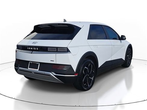 Used 2023 Hyundai Ioniq 5 SE image 4