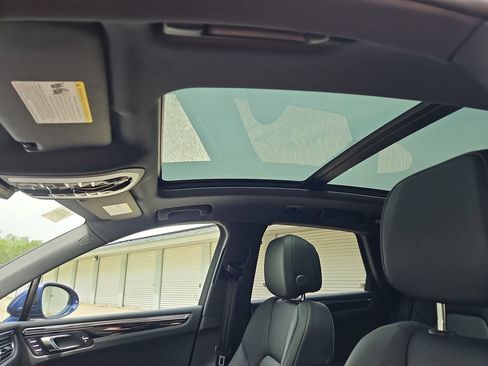Certified 2026 Porsche Macan AWD/4WD image 12
