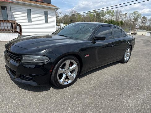 Used 2015 Dodge Charger R/T image 2