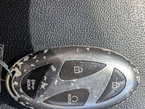 Used 2024 Hyundai Elantra SEL FWD image 27