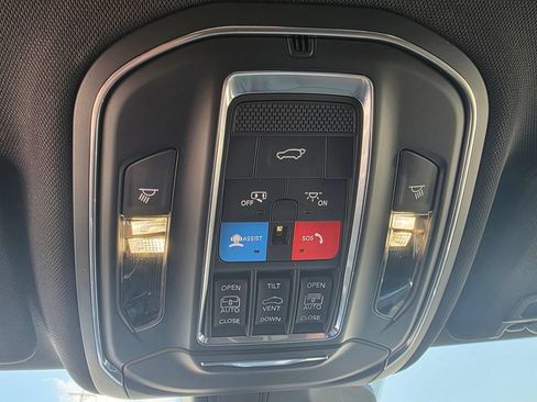Used 2026 Jeep Grand Cherokee Limited w/ Limited Altitude Package AWD/4WD image 22