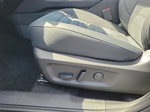 Used 2026 Mitsubishi Outlander SE FWD image 14