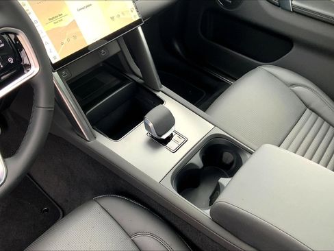 New 2026 Land Rover Discovery Sport Landmark image 7
