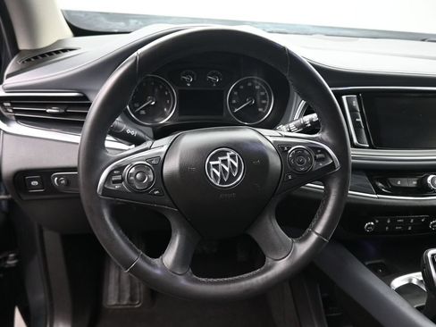 Used 2018 Buick Enclave Essence AWD/4WD image 15