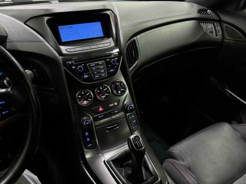 Used 2015 Hyundai Genesis 3.8 image 41