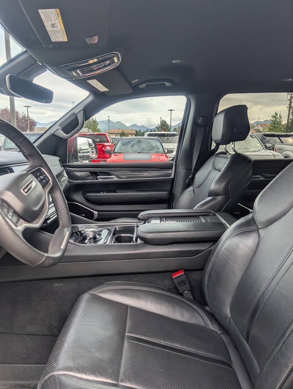 Used 2022 Jeep Wagoneer Series II AWD/4WD image 14