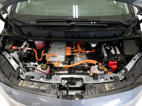 Used 2023 Chevrolet Bolt LT FWD image 3