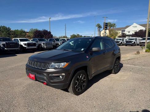 Used 2019 Jeep Compass Trailhawk w/ Leather Interior Group AWD/4WD image 1