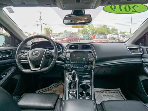 Used 2019 Nissan Maxima Platinum w/ Sport Mat Group FWD image 13