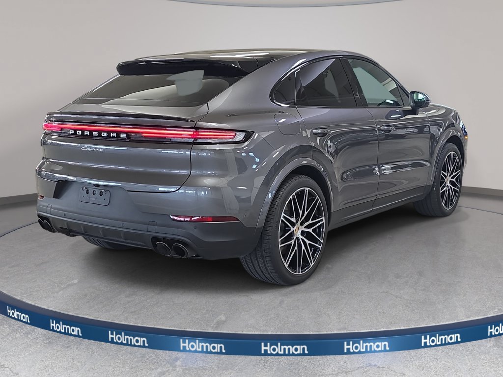 Used 2024 Porsche Cayenne Coupe AWD/4WD image 7