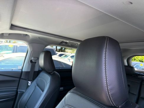 Used 2021 Ford Explorer Limited w/ Hybrid Equipment Group 310A AWD/4WD image 9