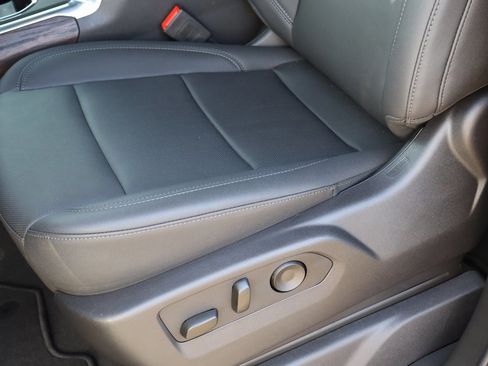 New 2025 GMC Sierra 2500 SLT w/ SLT Convenience Package image 14