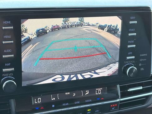 Used 2024 Toyota Sienna XLE w/ XLE Plus Package FWD image 15