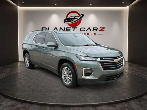 Used 2022 Chevrolet Traverse LT FWD image 7