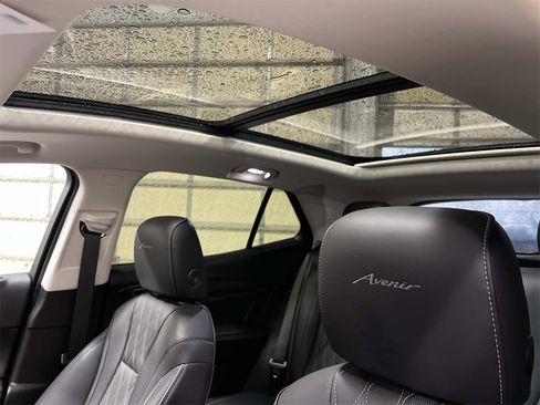 Used 2023 Buick Envision Avenir image 18
