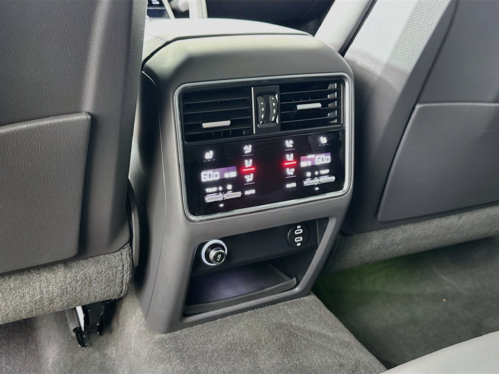 Certified 2023 Porsche Cayenne AWD/4WD image 24