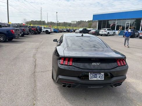 Used 2025 Ford Mustang GT Premium image 15