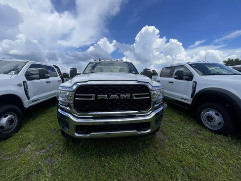 Used 2023 RAM 4500 SLT w/ Quick Order Package 2YG SLT RWD image 3