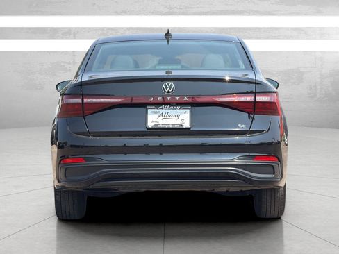 Used 2025 Volkswagen Jetta SE FWD image 7